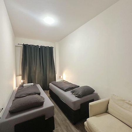 2Schlafenzimmer 5Betten Montuerwhonung Lejlighed Düsseldorf Eksteriør billede