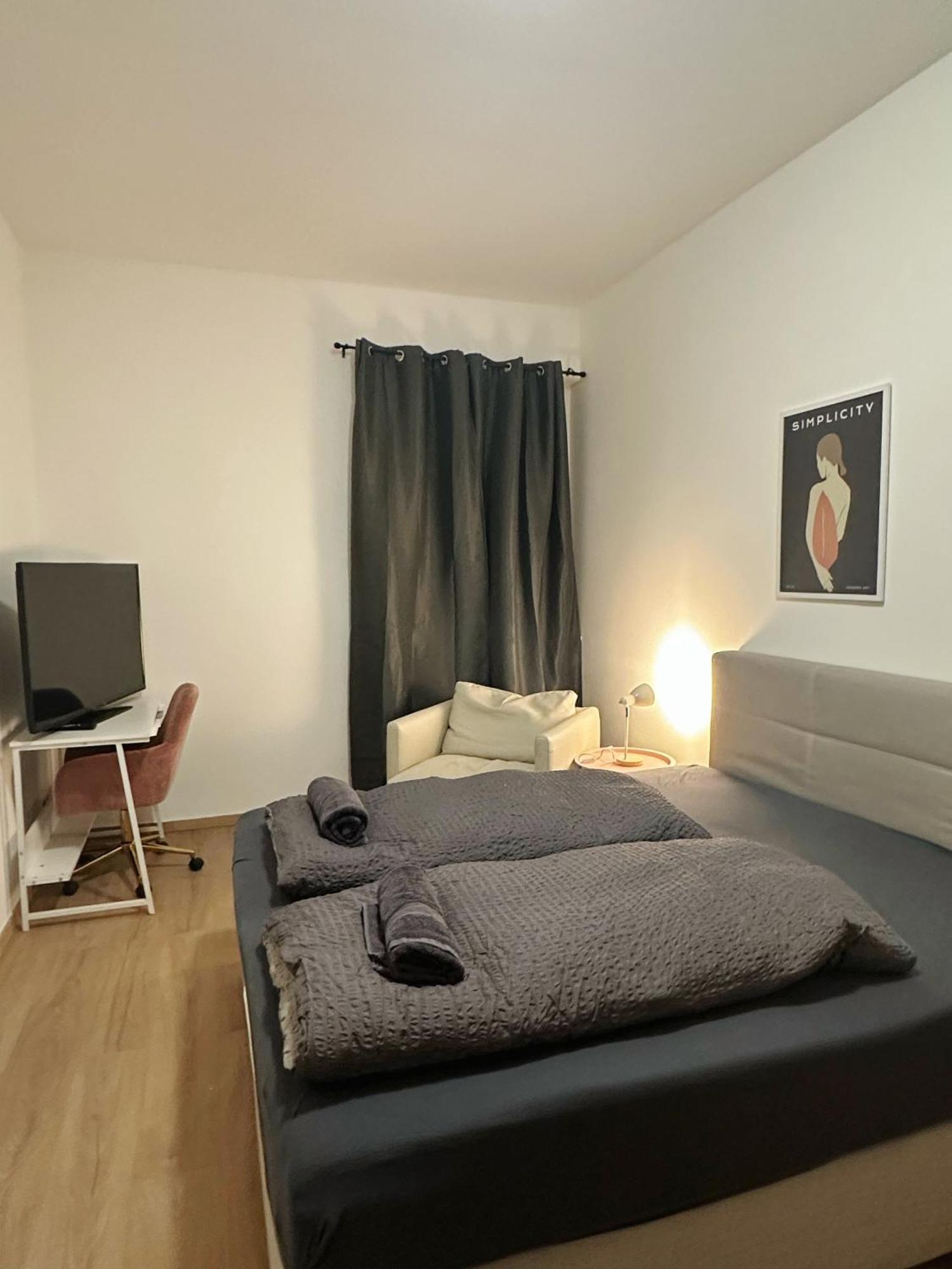 2Schlafenzimmer 5Betten Montuerwhonung Lejlighed Düsseldorf Eksteriør billede