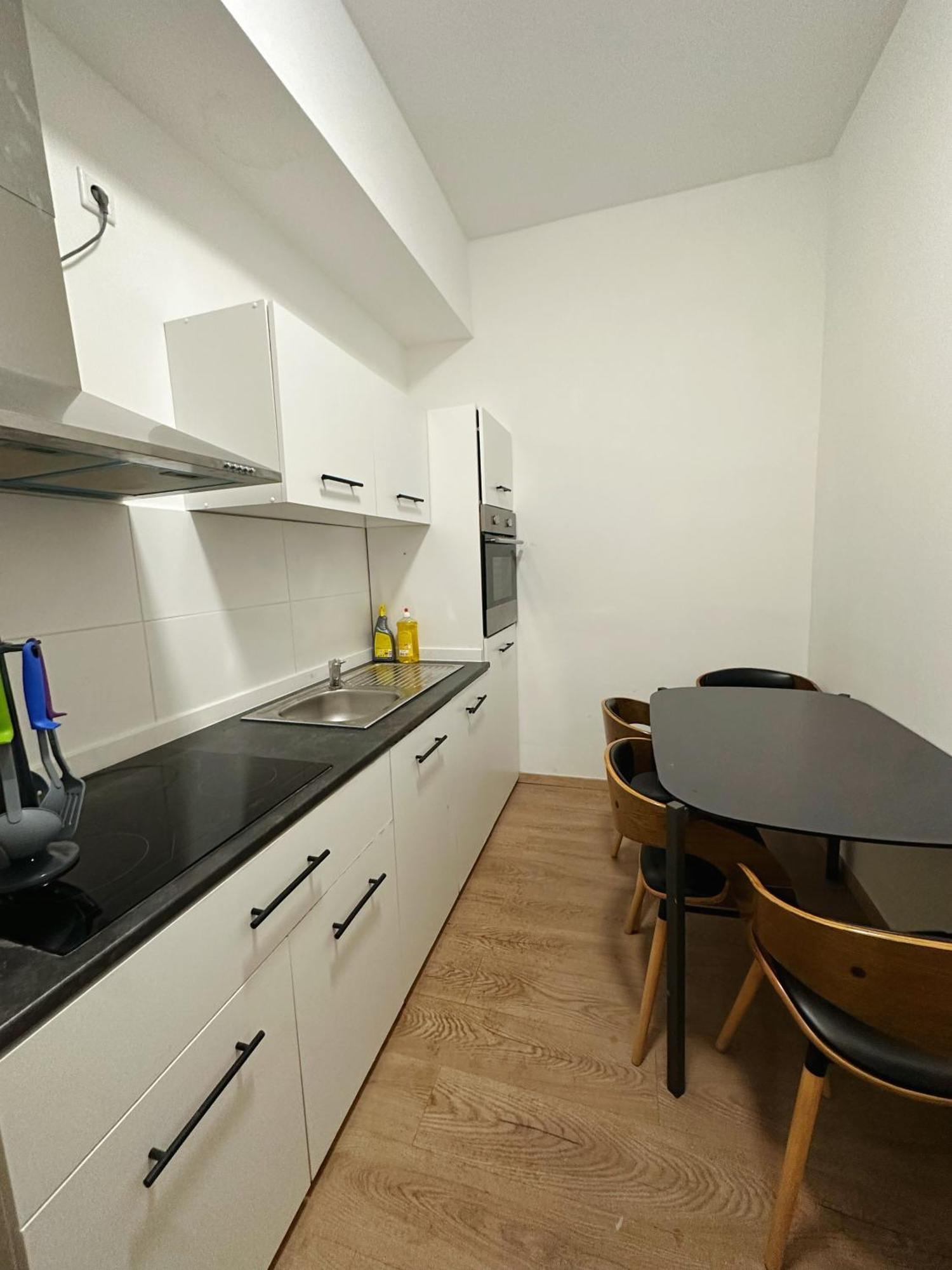 2Schlafenzimmer 5Betten Montuerwhonung Lejlighed Düsseldorf Eksteriør billede